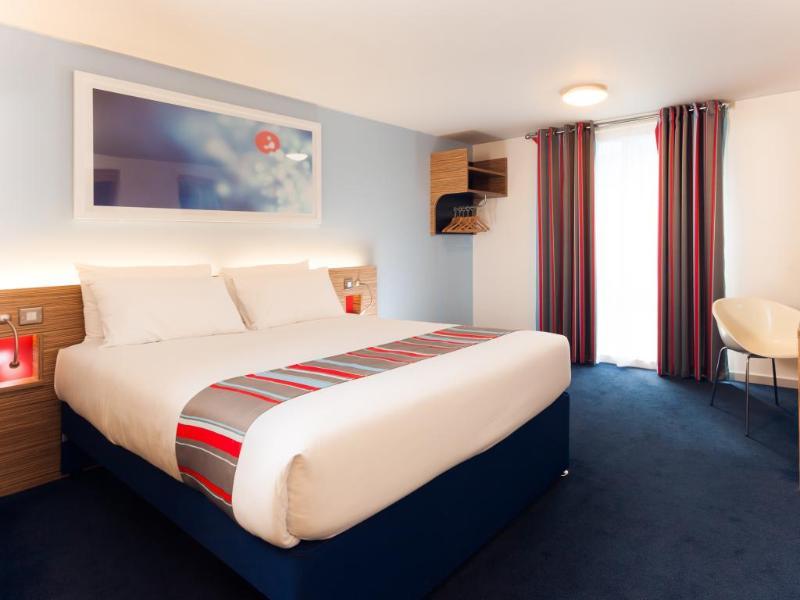 Travelodge Wadebridge Bagian luar foto