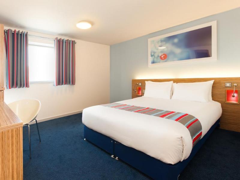 Travelodge Wadebridge Bagian luar foto
