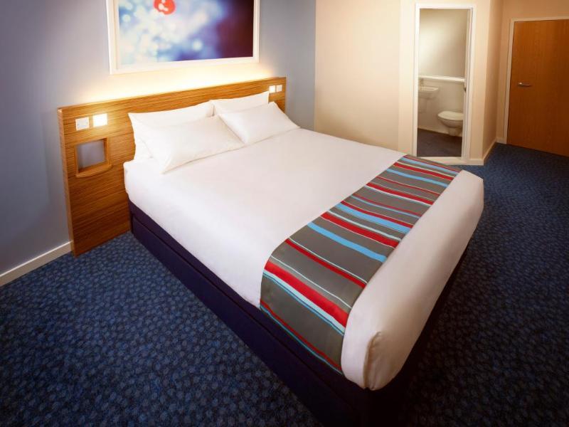 Travelodge Wadebridge Bagian luar foto