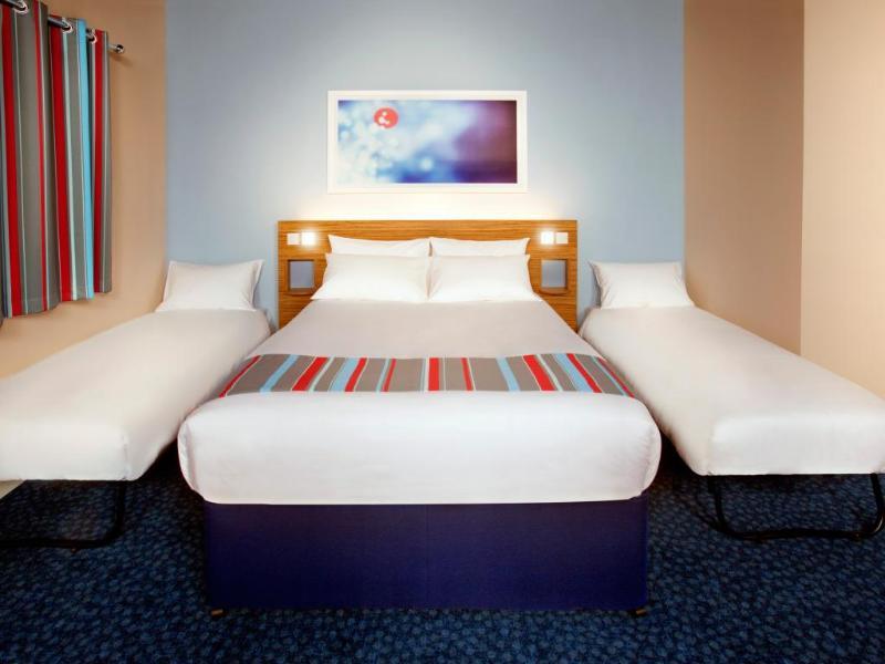 Travelodge Wadebridge Bagian luar foto